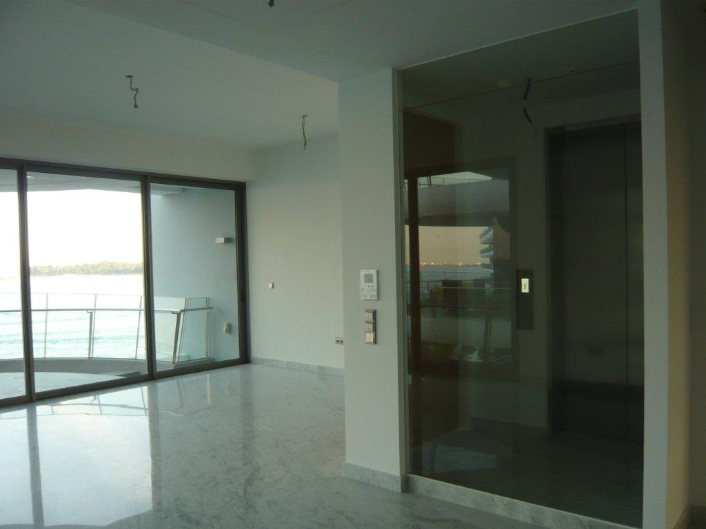Private Lift Lobby & Living.jpg