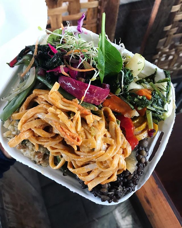 Come down to market today for a beautiful platter with some peanut lime noodles! 🌱#macromamas #vegan #buylocal