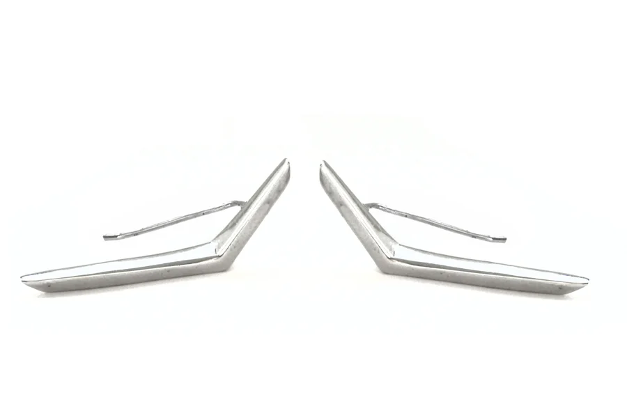 carolyn-colby-lightning-earring-silver