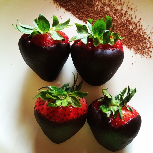 060315-choc-covered-strawberries.jpeg