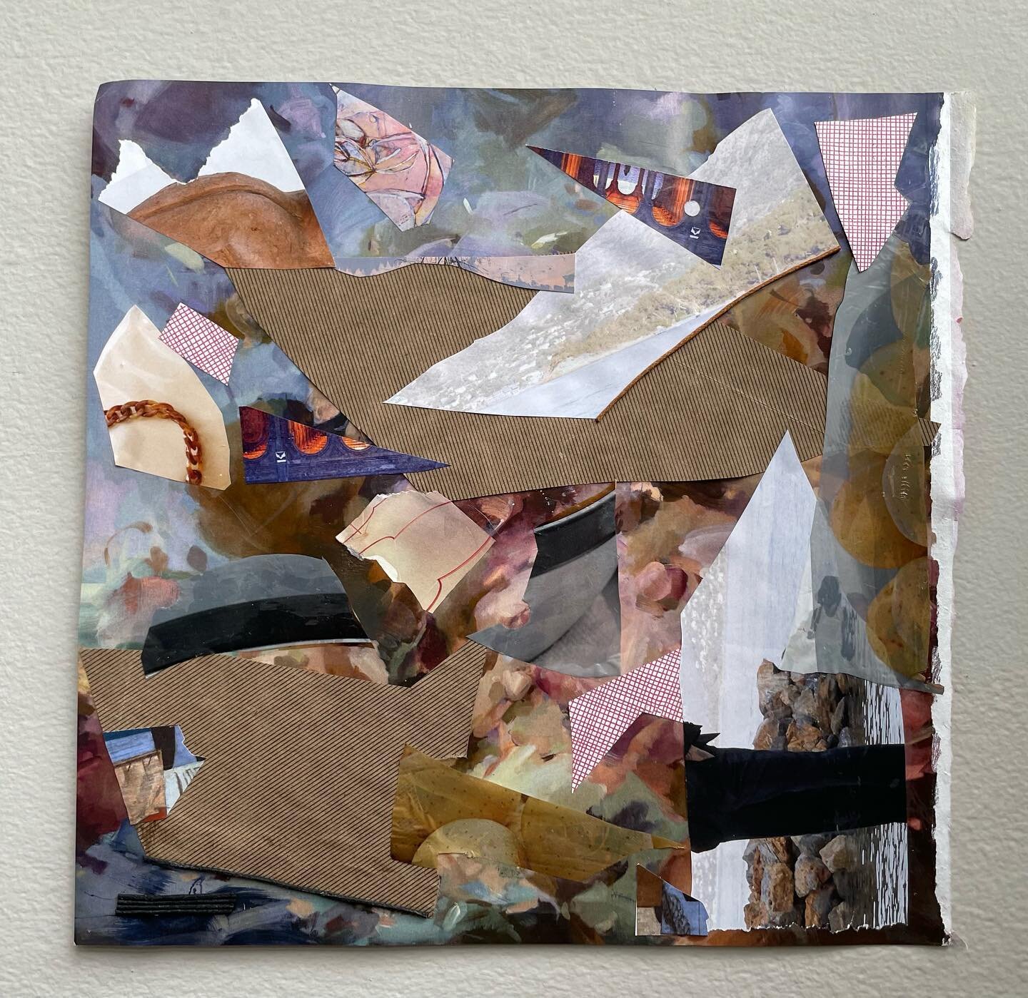 ᵐᵉᵈⁱᵗᵃᵗⁱᵛᵉ ᵛⁱˢⁱᵒⁿ

Collage, cut paper, plastic, acrylic and glue on found paper
10.5in. square
Feb 2023
&bull;
#foundpaper #envelope #abstractcollage #analogcollage #assemblage #sea #sky #collagecollective #maximalistcollage #dreamy #geometricart