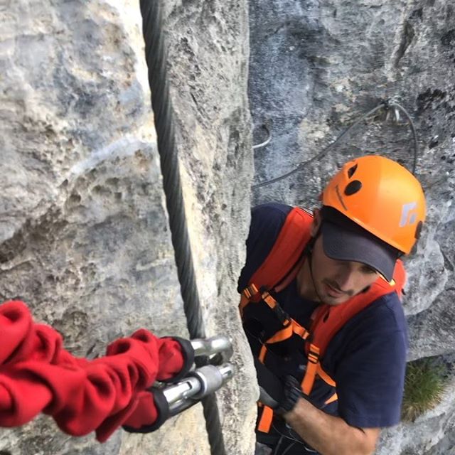 While the weather does its thing at altitude @reganjojo &amp; @gersonian_ continue with some skills training on steeper terrain at valley level...
.
.
#brit_mtn_guides 
#arcteryx