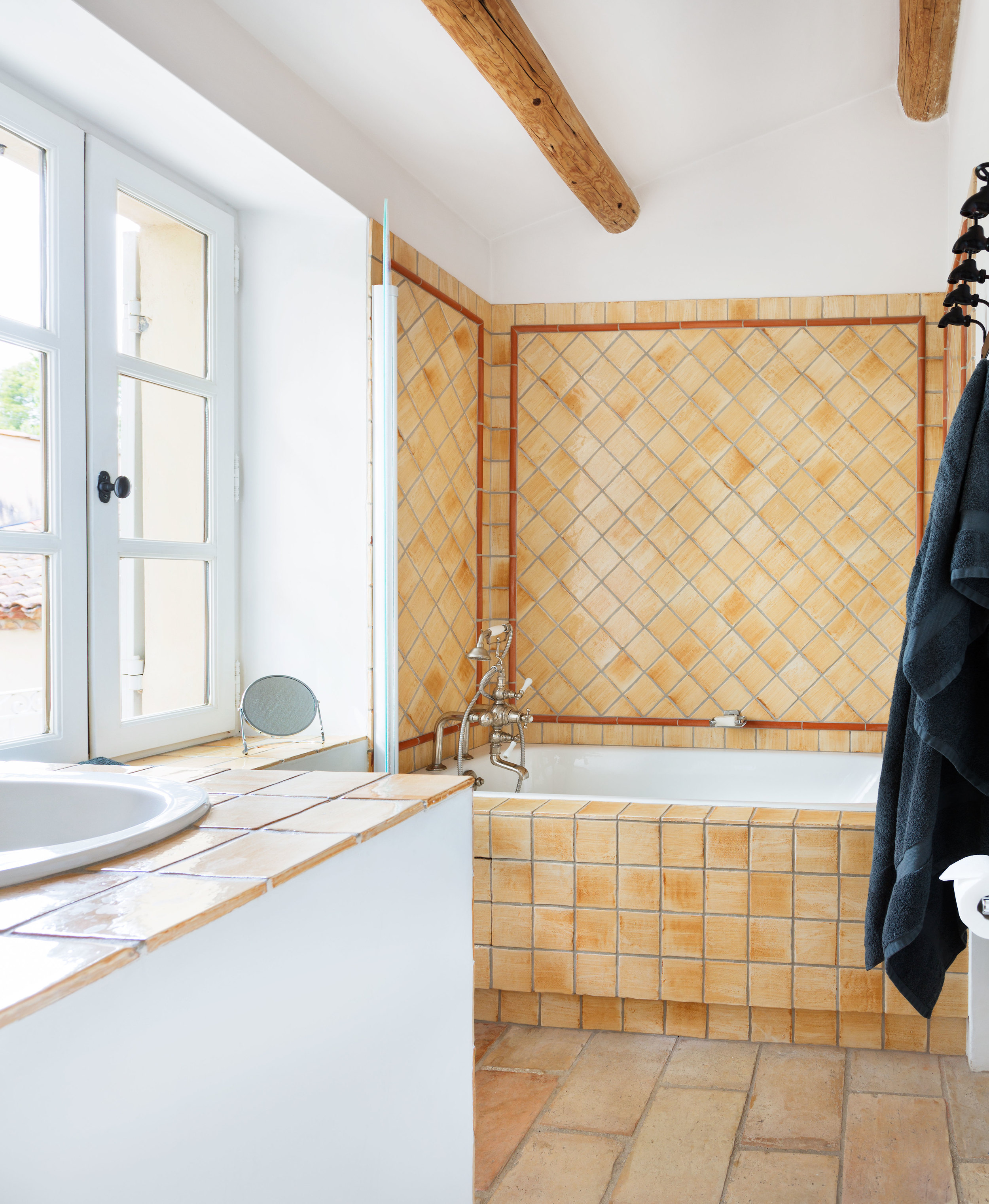 nimes - bath ensuite