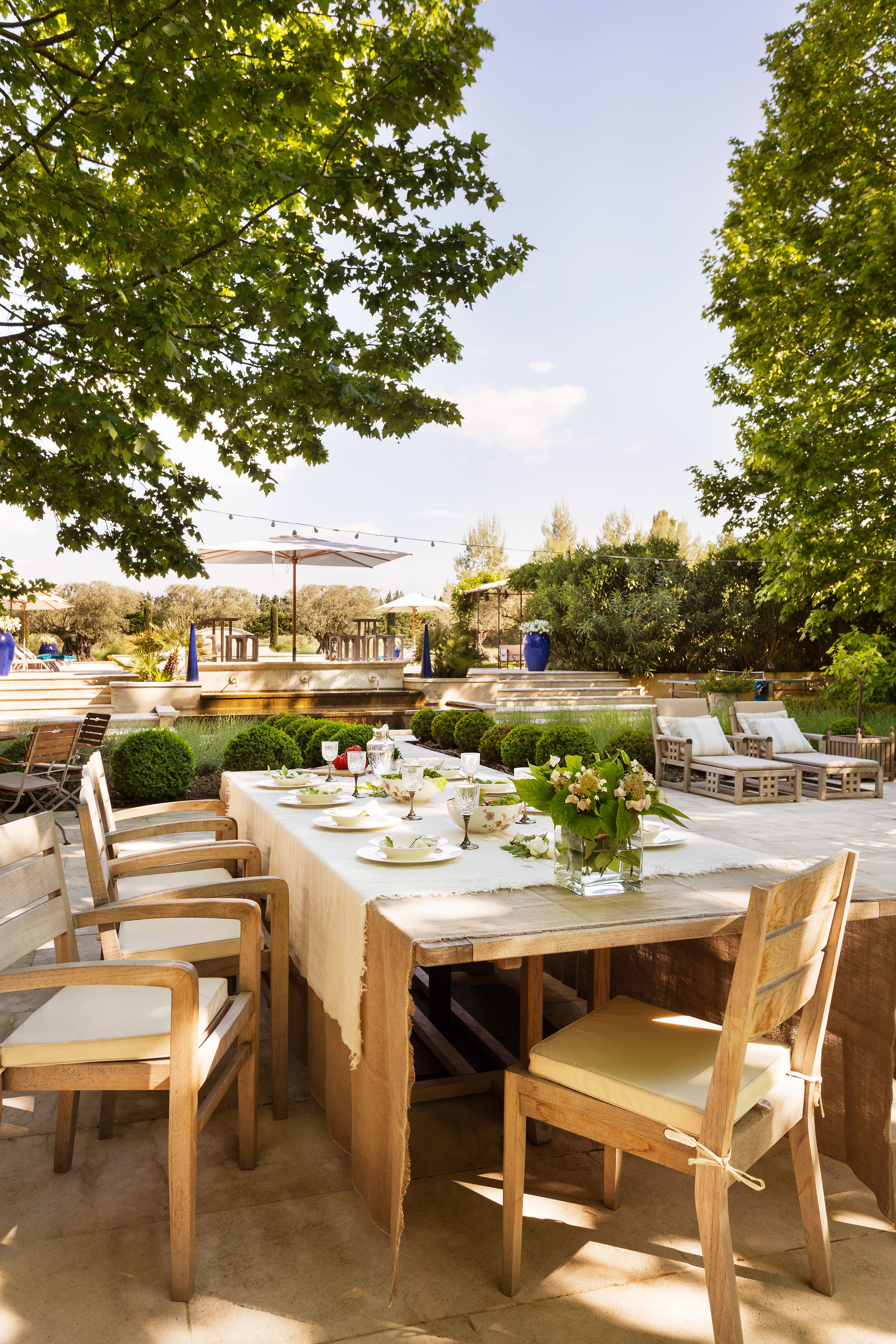 summer kitchen dining