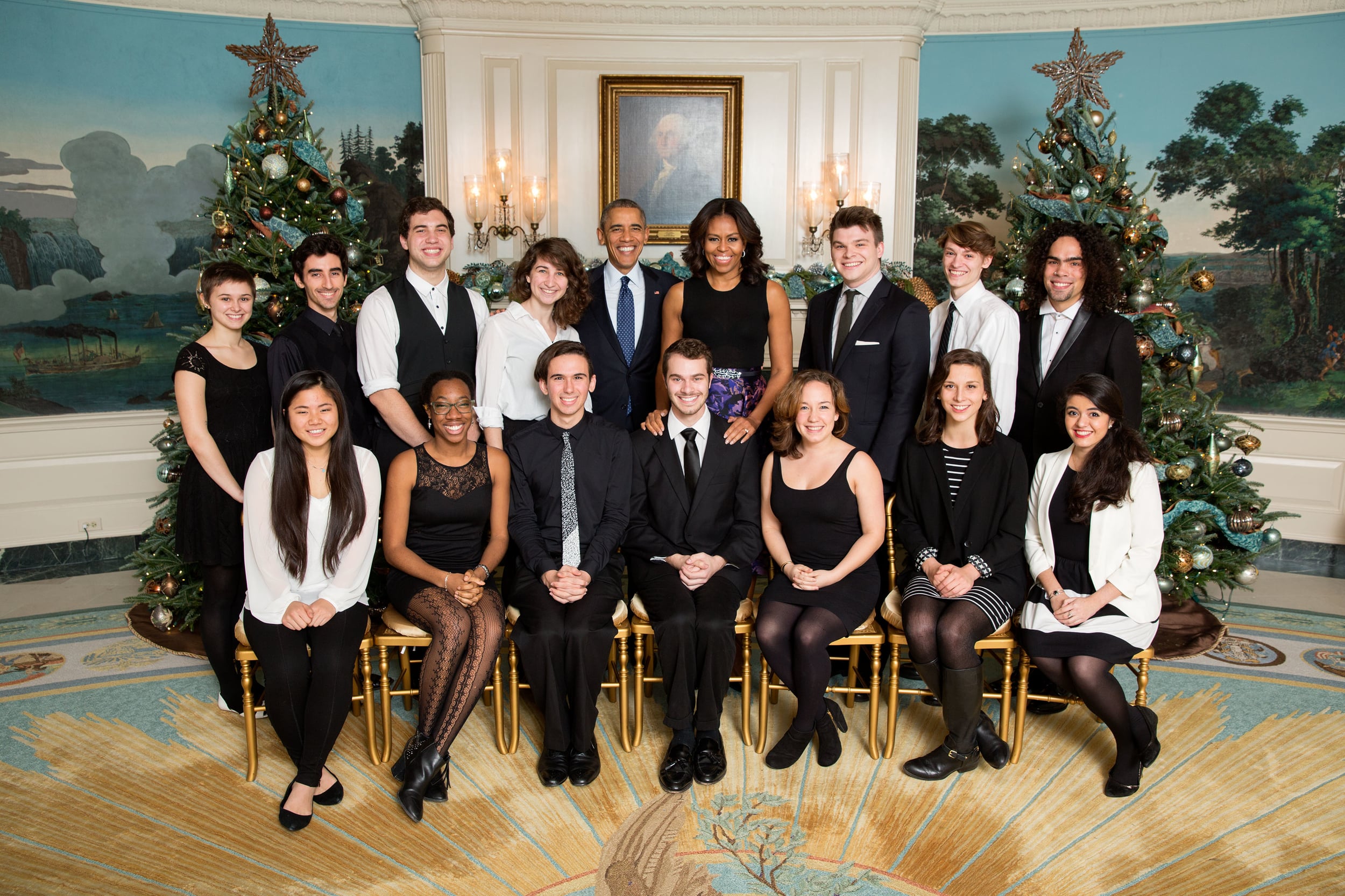 President Barack Obama and First Lady Michelle Obama join the Vassar Devils for a group photo and listen to them perform in the Diplomatic Reception Room prior to Christmas holiday EOP Reception #1 at the White House, Dec. 11, 2015. (Official White House Photo by Lawrence Jackson)