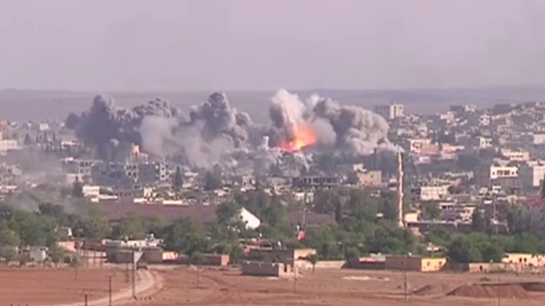 Coalition airstrike on ISIL position in Kobanî on October 22, 2014 (Wikimedia Commons/Voice of America News)