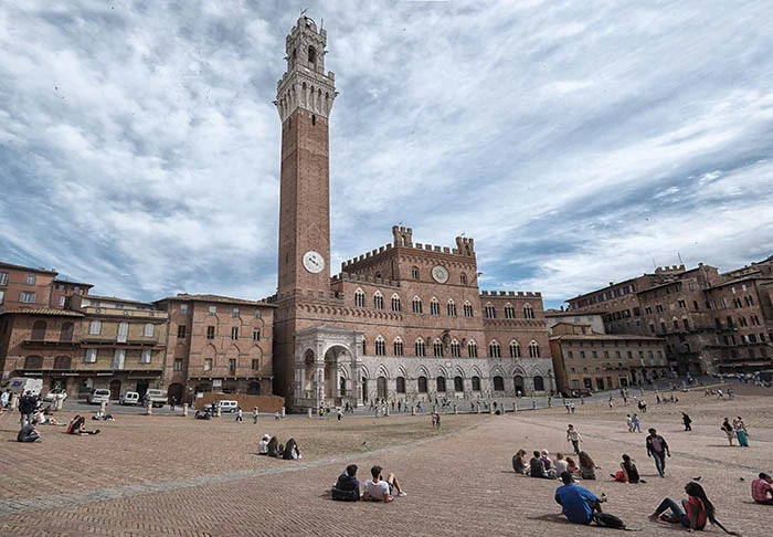 Siena Square- (Belissimo Italia Series)-700px.jpg