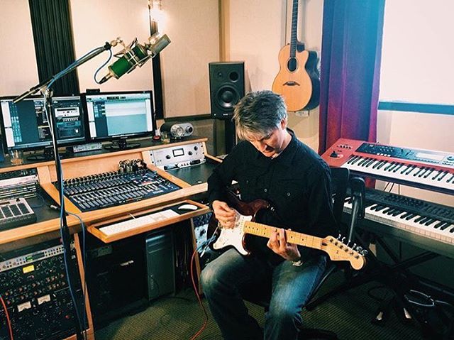 Friday in the studio. @fenderguitar 
#producer #recordingstudio #guitar #electricguitar #nyc #engineroomaudio