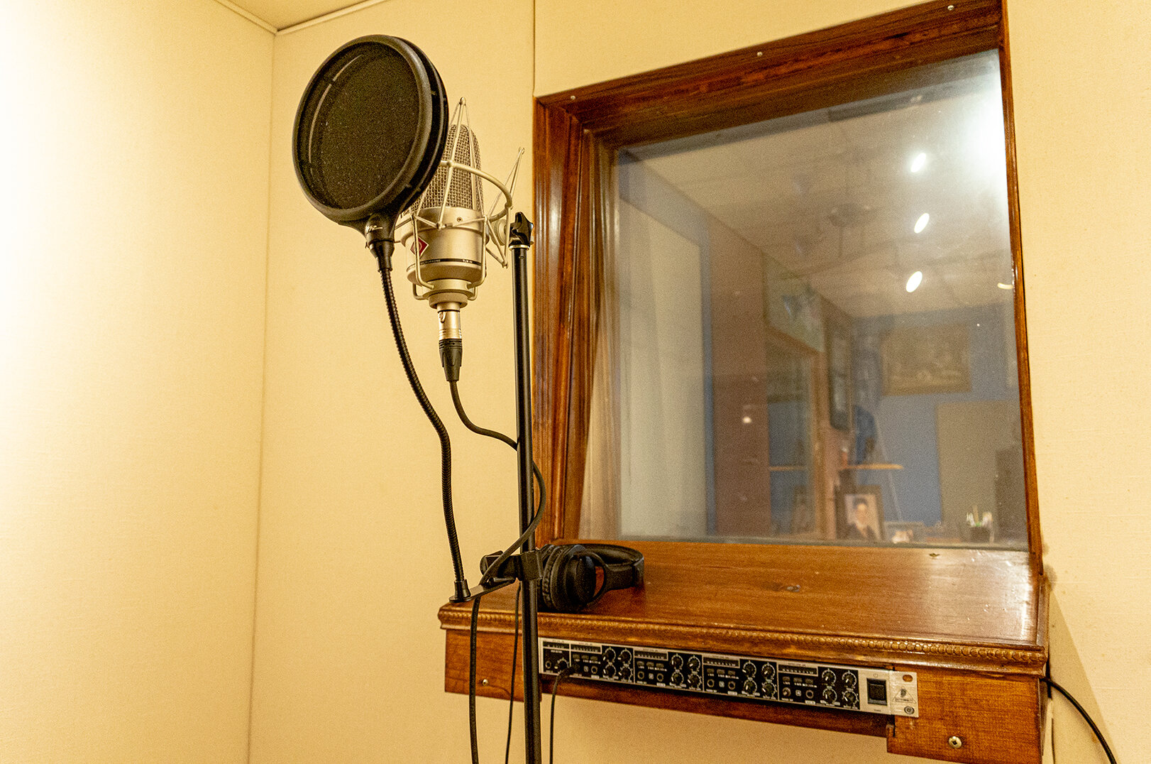 VOCAL BOOTH 2.jpg