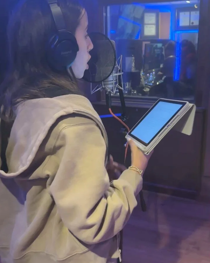 Recording a radio show called &ldquo;Ghost To Ghost&rdquo; with @ovation_arts voice over class. #voiceover #studio #recordingstudio #vocals #vocalmic #pezmosis #recording