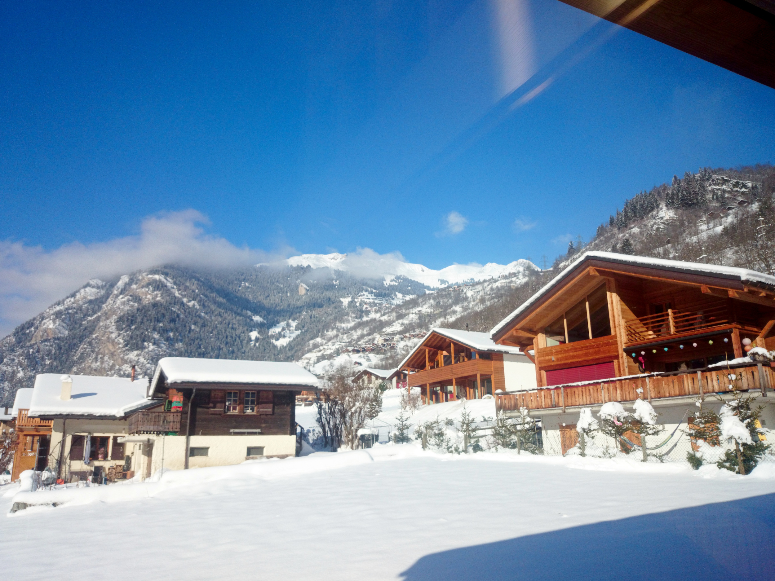 Vue sur les pistes de Verbier-Savoleyres depuis la cuisine