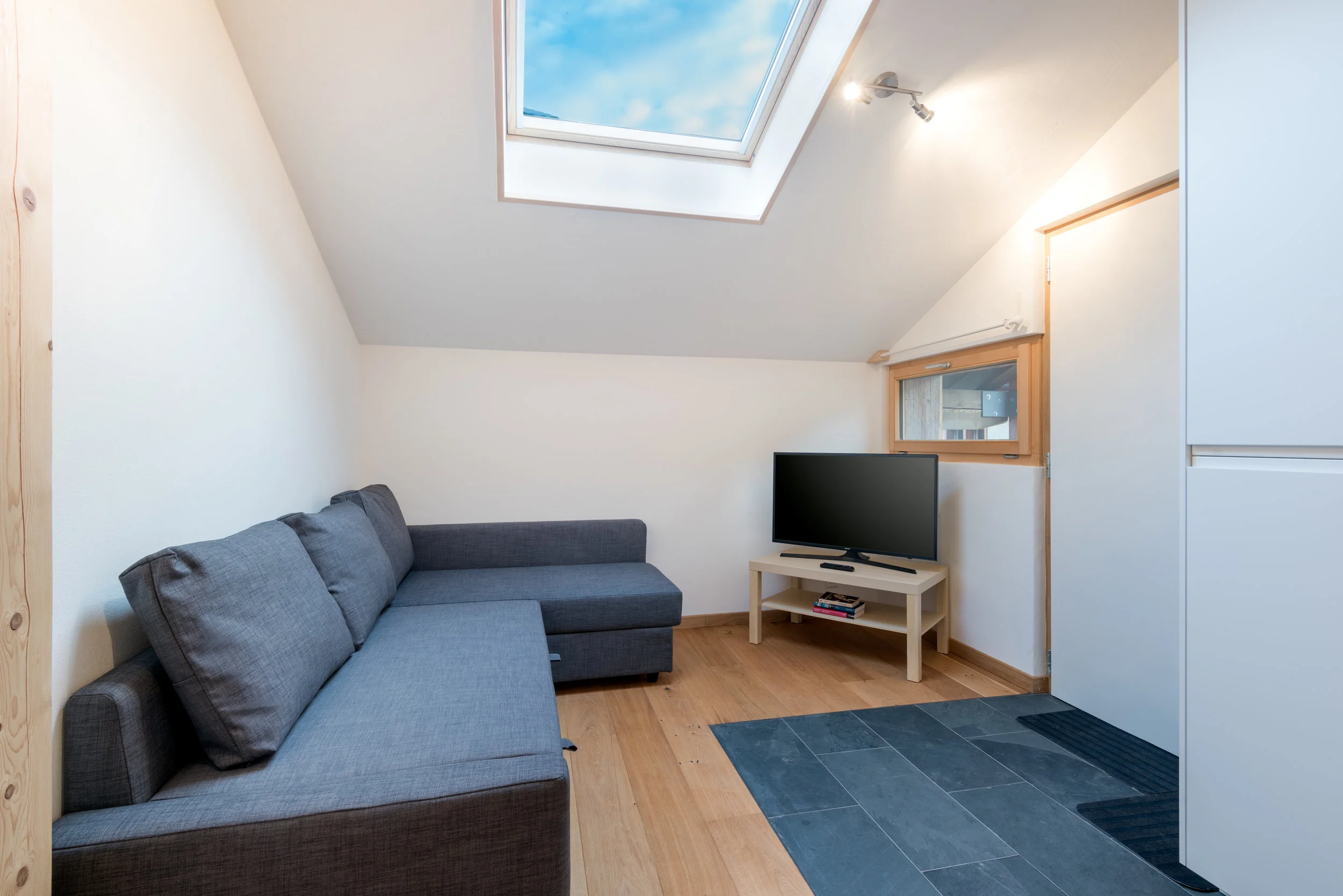 Riders Barns - 4 Guests - 6 Nights