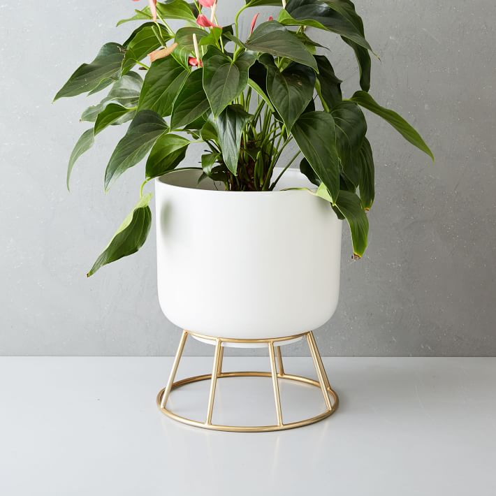 wire-global-standing-planters-8-o.jpg