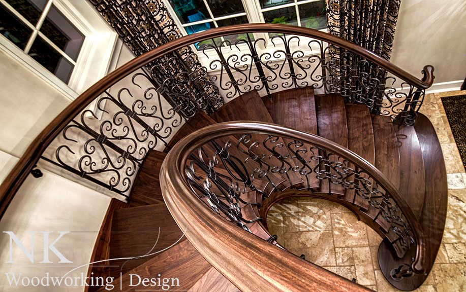 CLASSICAL WALNUT STAIR