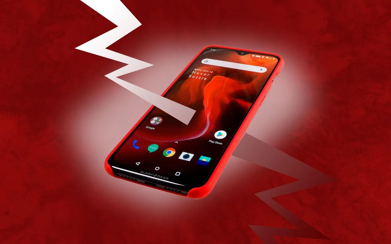 The OnePlus phone here was photographed earlier for a review. Photo was taken on white for easy cut-out. The lightning-like band functions like Coca-Cola’s Dynamic Ribbon Device, in a much, much less elegant way.