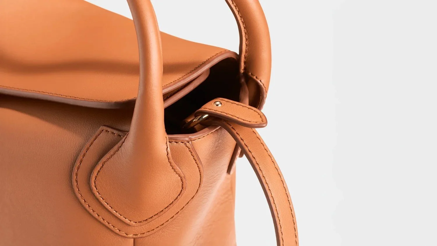 White Background vs. Styled Product Photos: Which Your Store Needs