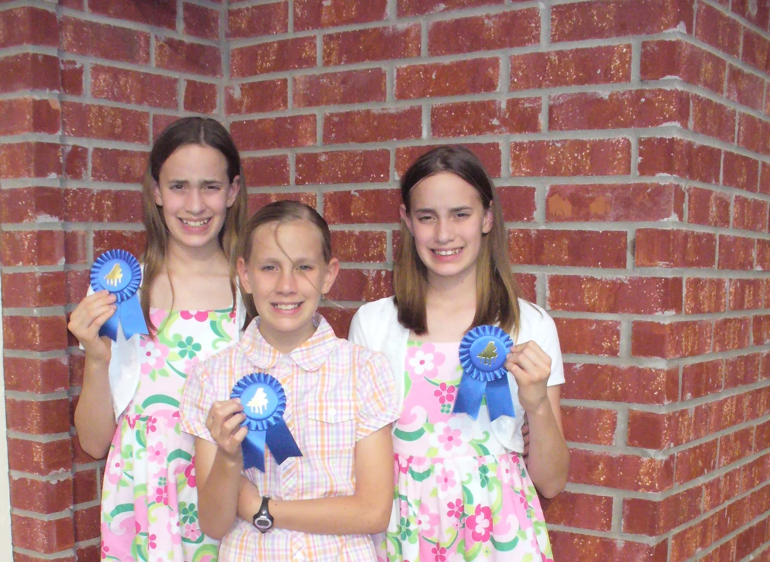 Martens Girls with ribbons.JPG