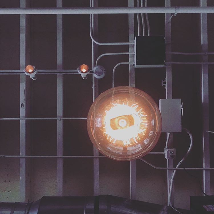 💡