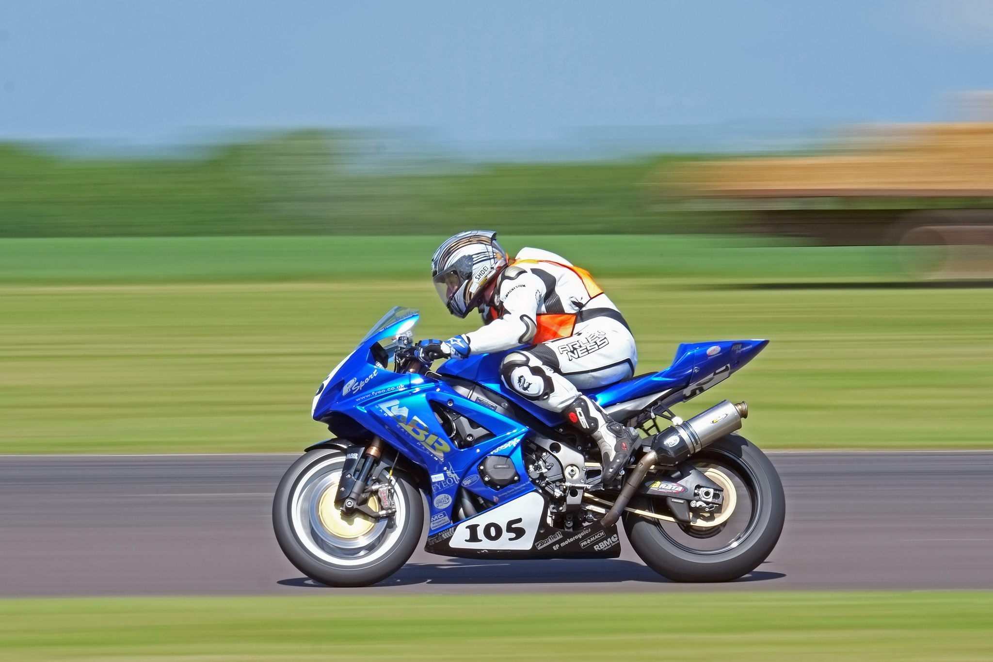 Fuji X-E1 & Fuji 55-200mm @ 156mm. 1/60, f16, ISO100