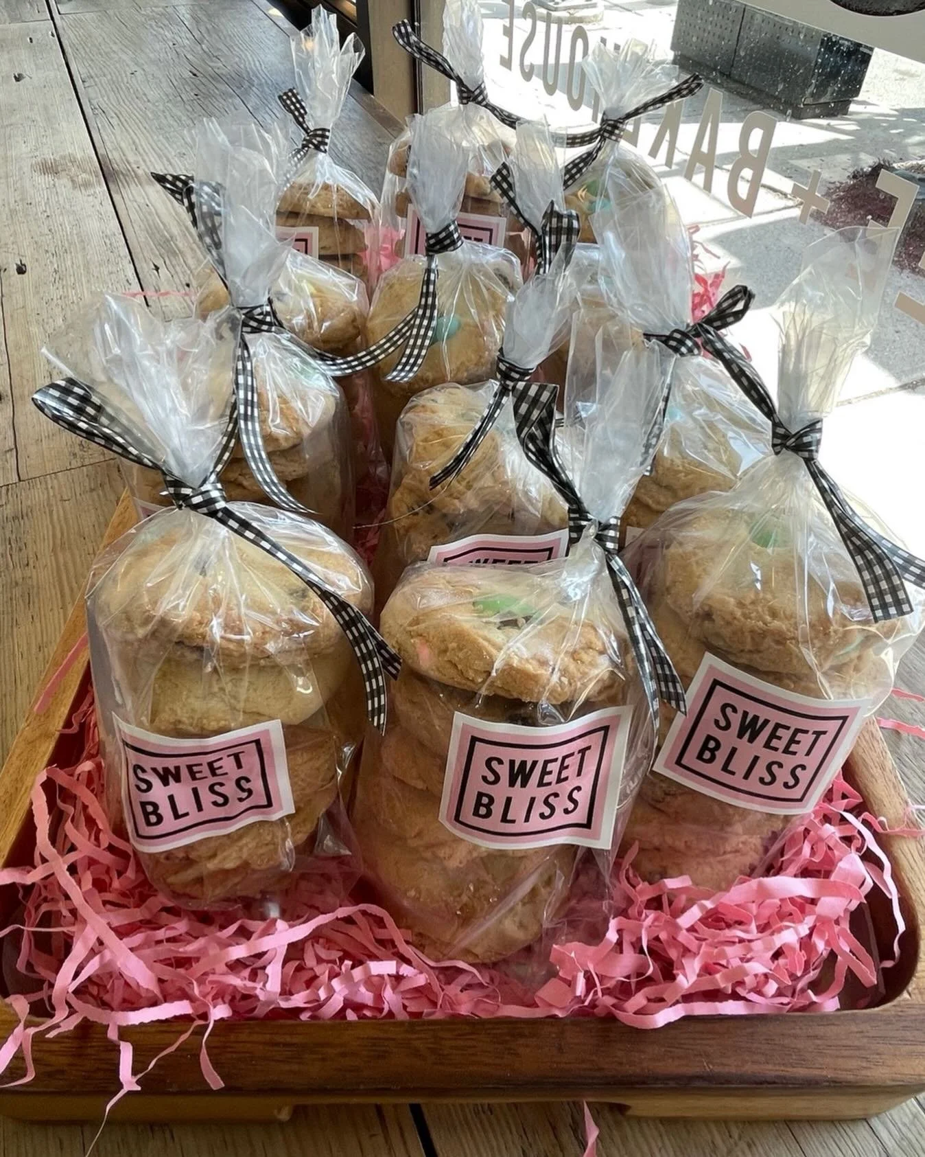 Chocolate chip mini egg shortbread cookies#minieggs #shorthbreadcookies #chocolatecookies