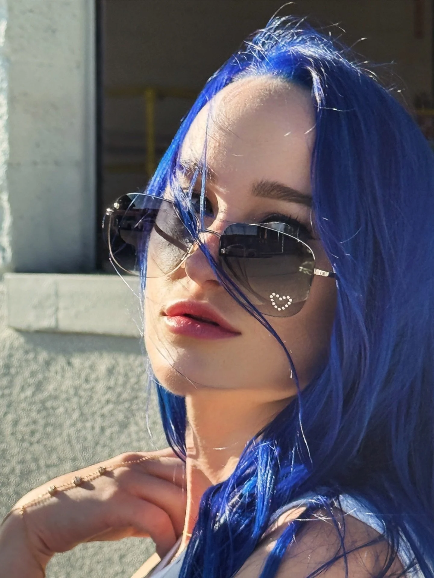 Feelin like a million bucks w my fresh hair 💙