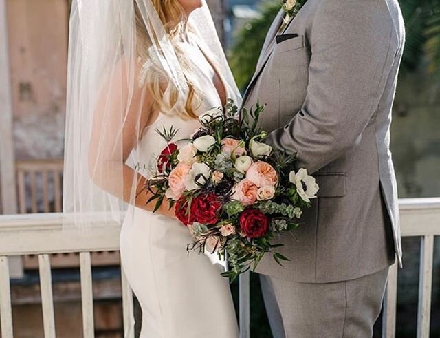 the most perfect snap of lizzy&rsquo;s bouquet thanks to @studiotranphotography 💚