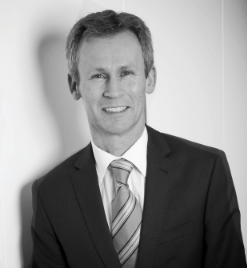  Dr Stephen Tully 
