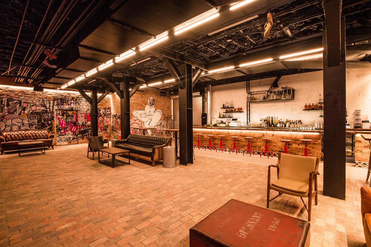 shh-live-edge-bar-brick.jpg