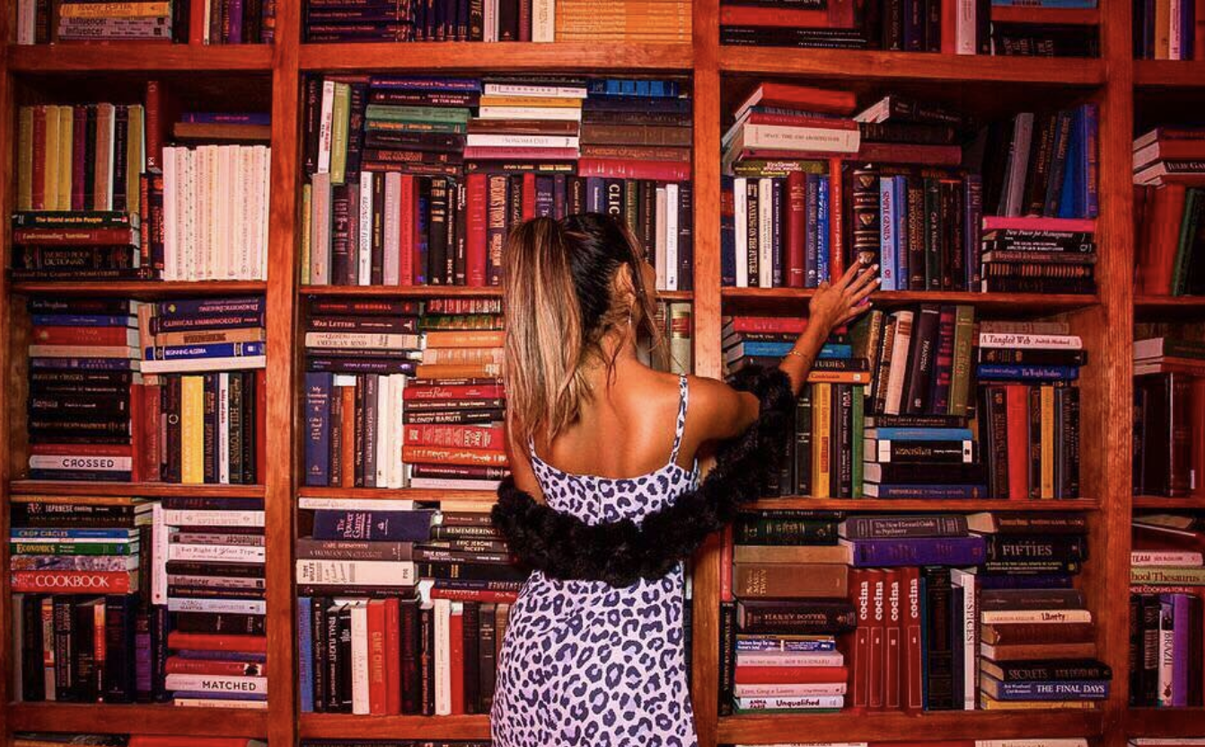 shh-lounge-shelving.png