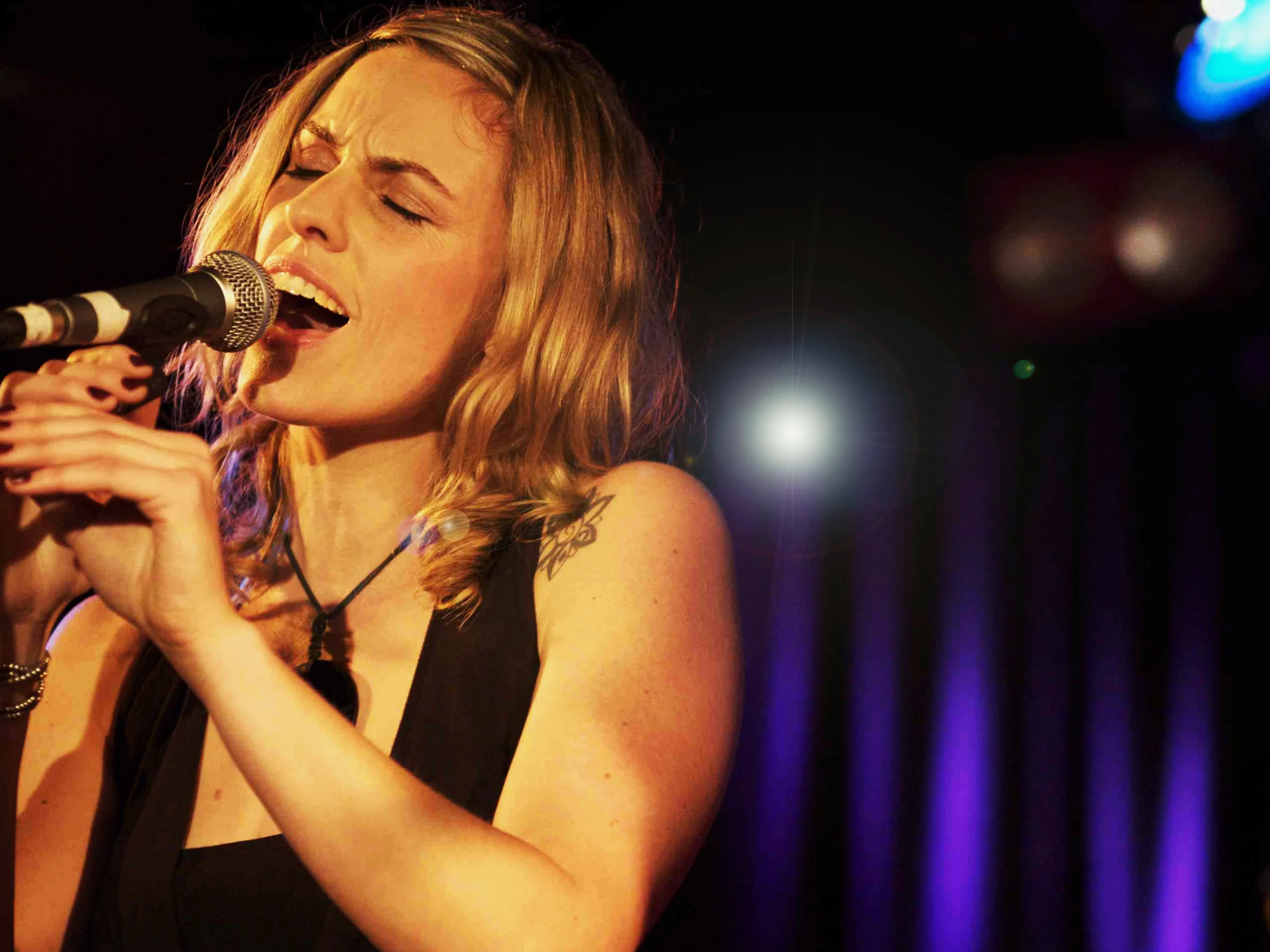 Jacqueline Gawler Band Photos by Clare Hassett