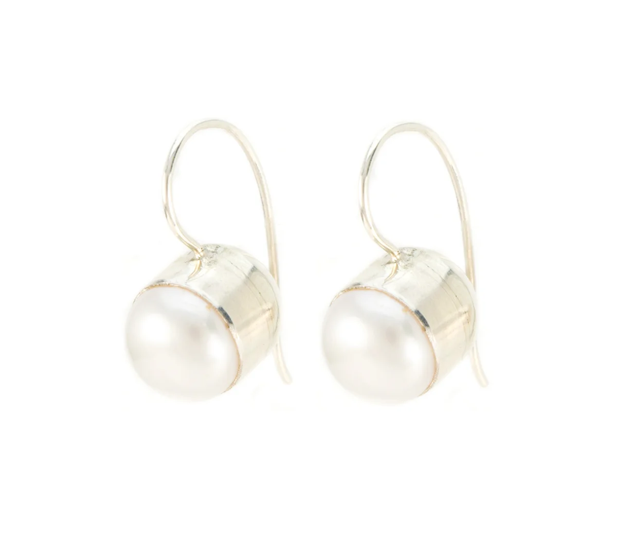 Silver Pearl Ball Earring © Margaret Ellis
