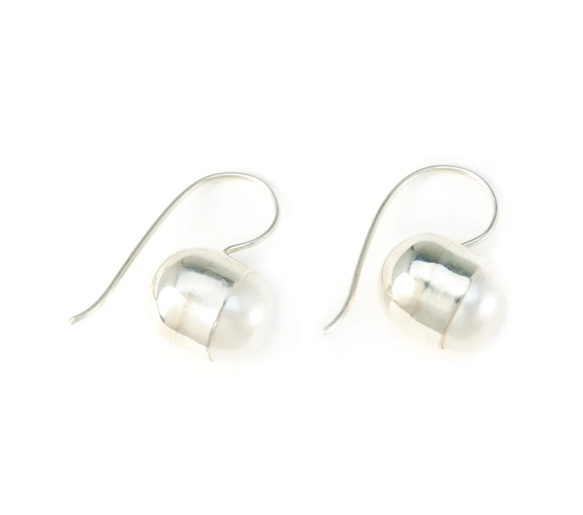 Silver Pearl Ball Earring © Margaret Ellis