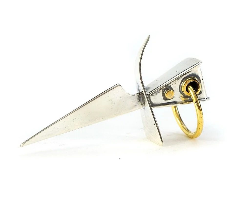 This Jabber Charm is definitely worth a rant&mdash;small but mighty, and sharp in all the right ways. 🗡️