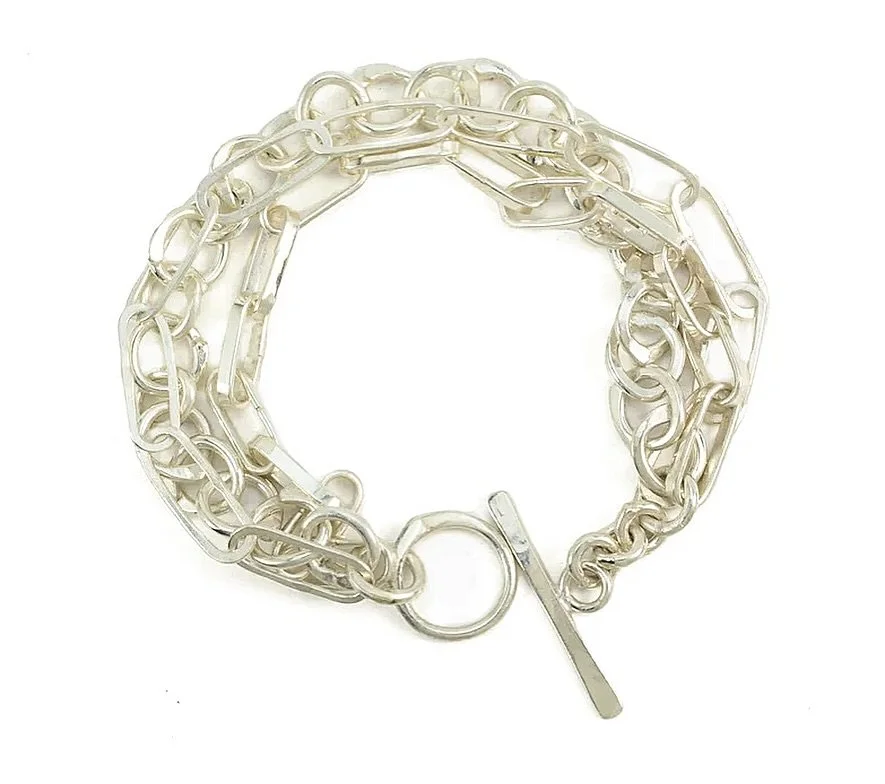 LAST CALL The ME Sample Sale &rsquo;25 ends Sunday. It&rsquo;s time for us to bid farewell to these beauties. 

We started with 130 pieces, but a few of them are obviously still waiting for you: 5 earrings &middot; 8 bracelets &middot; 5 necklaces &m