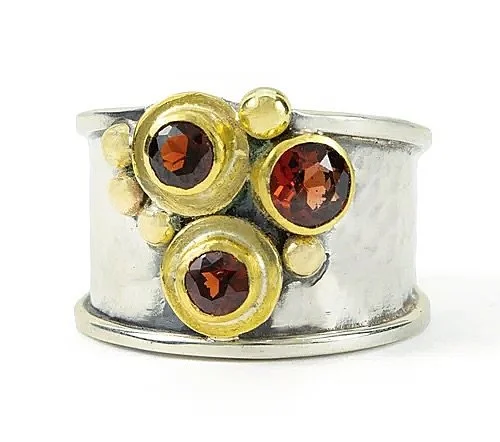 A January kind of glow. Grounded. Warm. Enduring. With or without a January birthday. 🔥 #garnetbirthatone