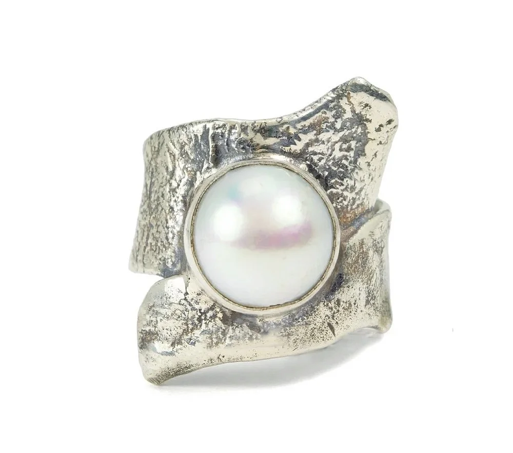 Happy Valentine&rsquo;s Day. ❤️
A ring often lasts longer than a promise.
Designed to wear today.
Made to stay with you &mdash; always.