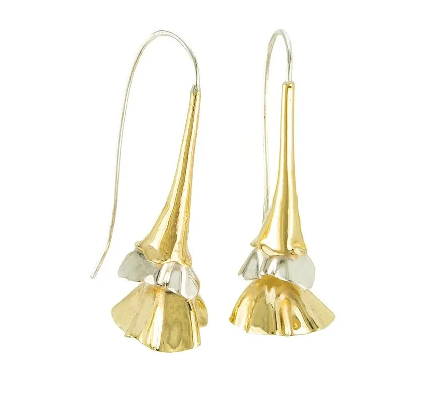 Some pieces feel like you the moment you put them on. ✨✨✨

These Calla earrings quickly became your stand out favorites&mdash;not just for how they look, but what they say about you. A quiet confidence. A sense of ease. An appreciation for things mad