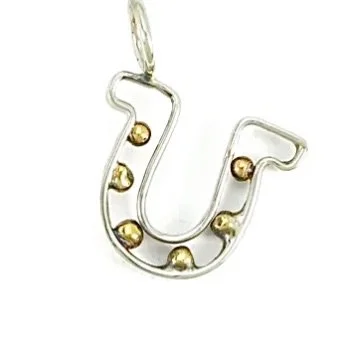 A lucky charm.

Perfect for Steeplechase this weekend. 🏇