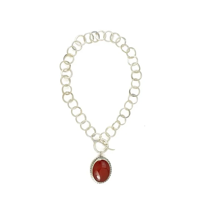 Red is your color. ❤️

The Carnelian Drop Necklace pairs vibrant semi-precious stone with handmade sterling silver chain, finished with our signature ME toggle.

Bold, confident, and made to be noticed.