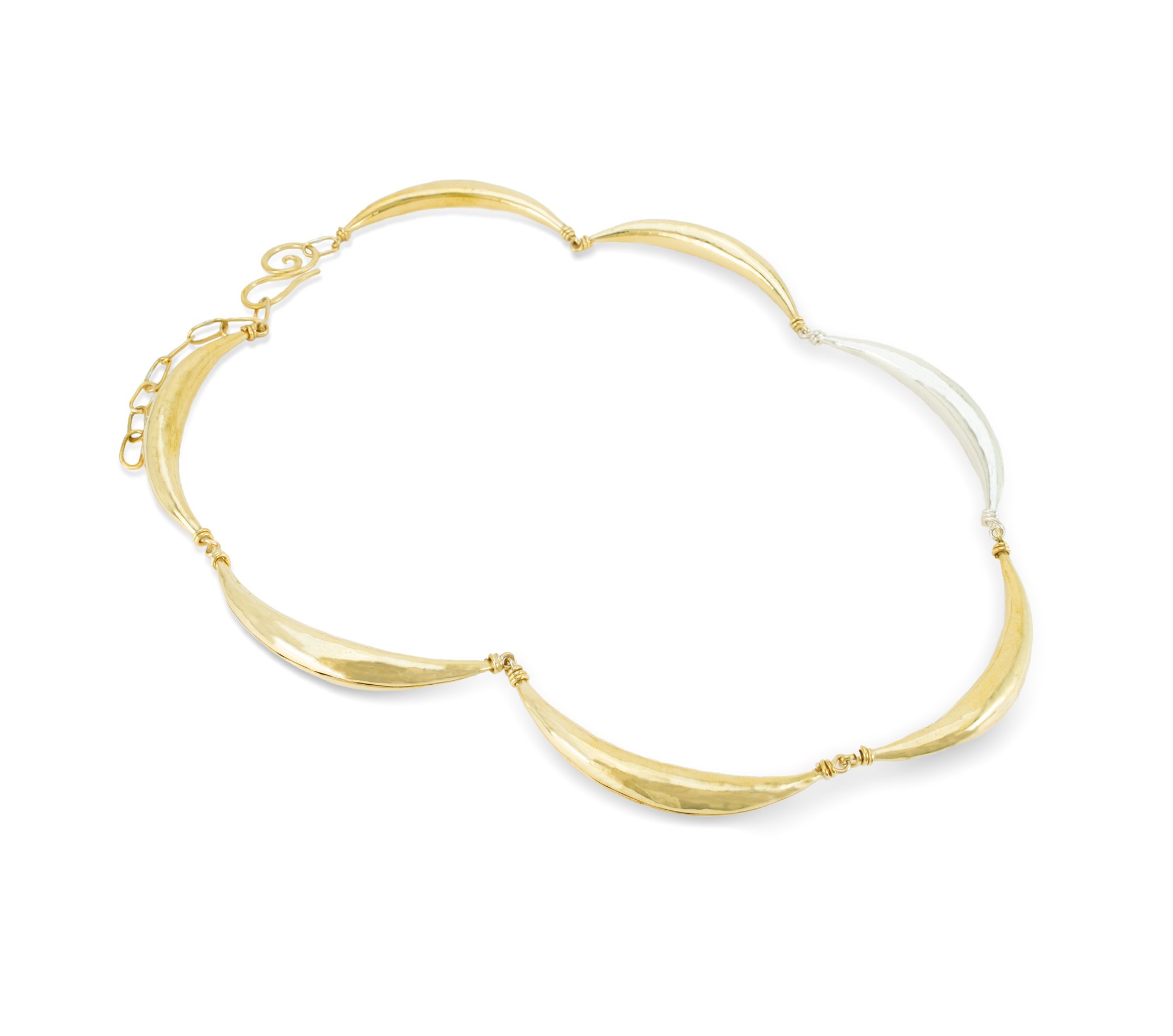 scalloped pod necklace