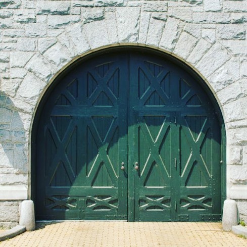 #stabledoors  #architecture #vintagedoors #kensolomonproductions