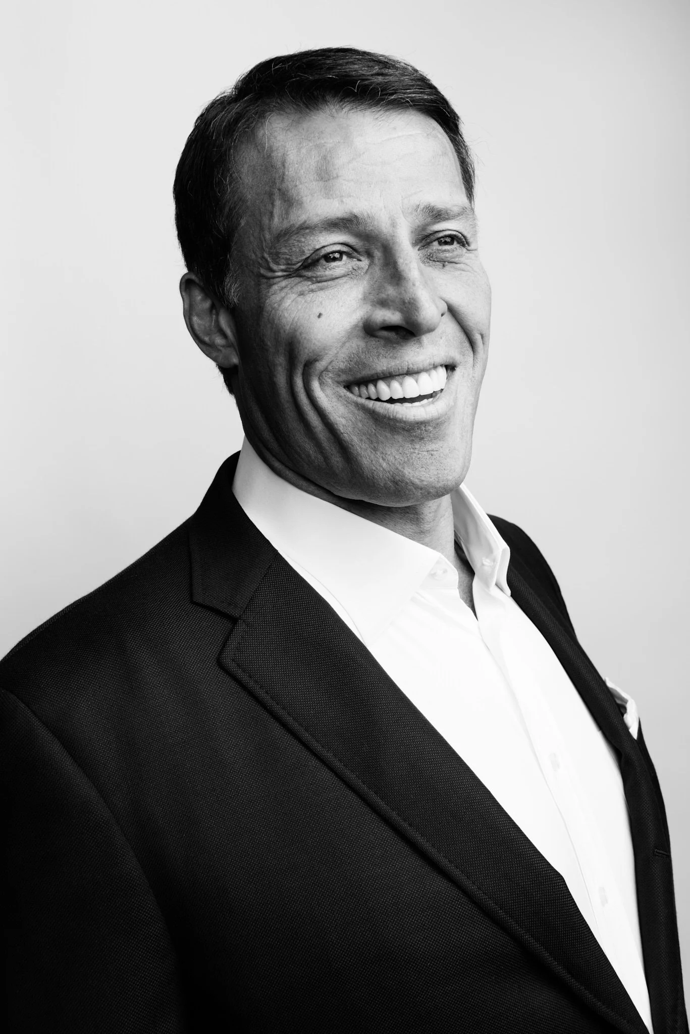 TonyRobbins_BW.jpg
