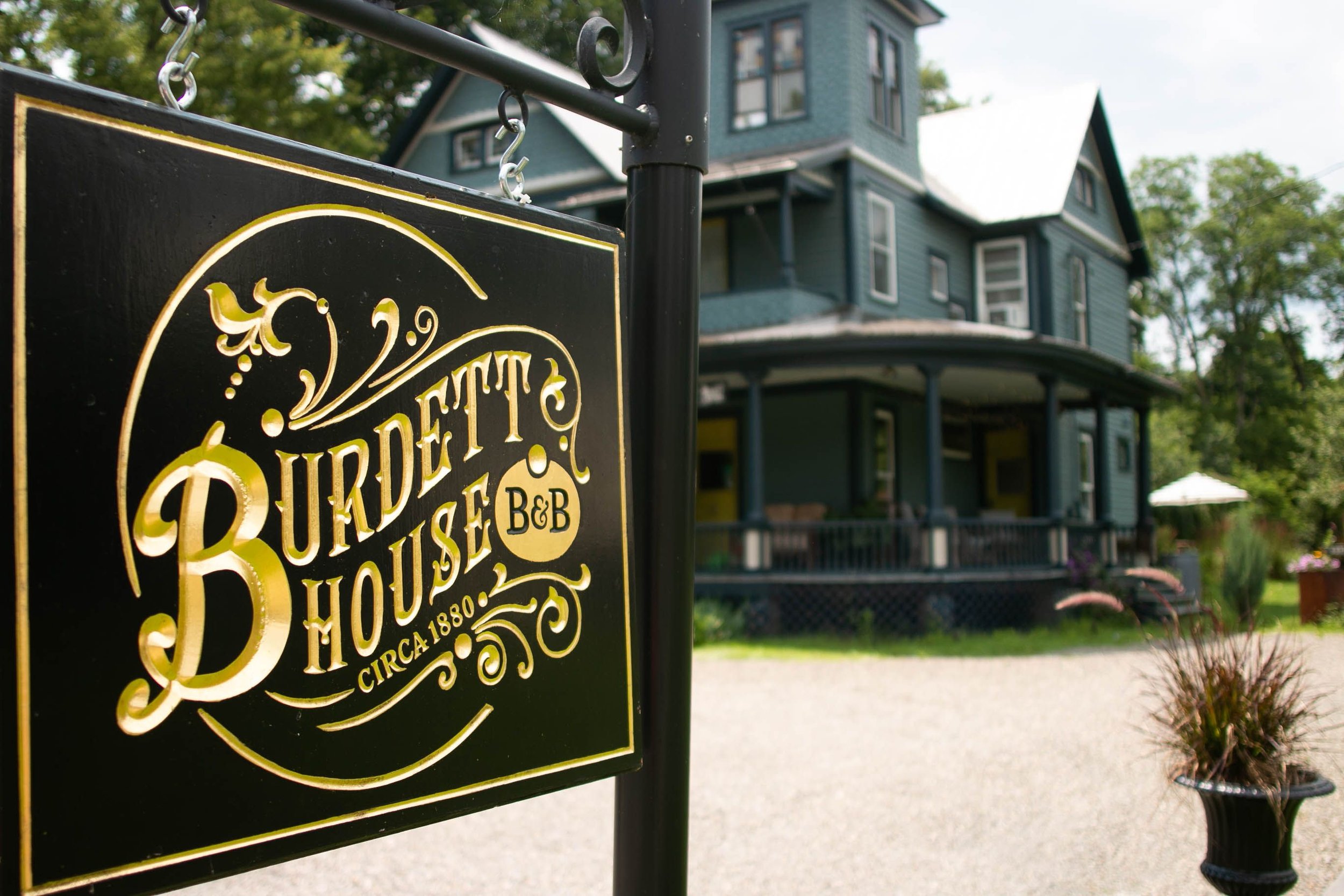 Burdett House Bed & Breakfast