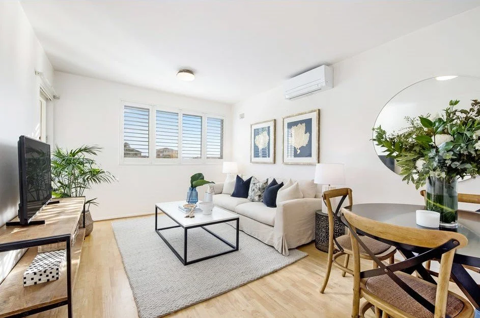Lifestyle Abode Within A Stroll Of The Spot