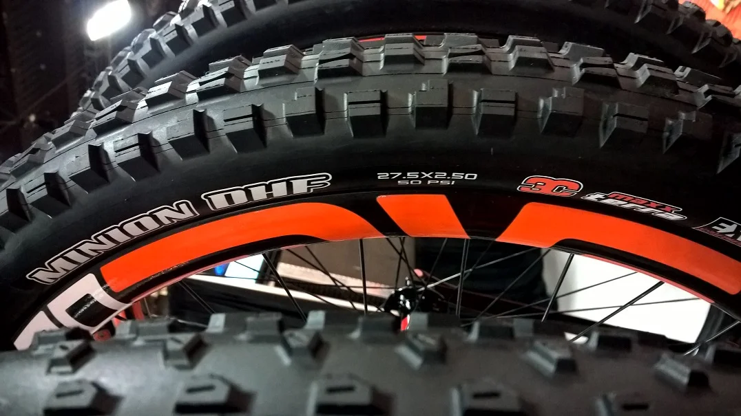 INTERBIKE 2015: Specs on Wider Maxxis DHF (2.5) & DHR2 (2.4) tires