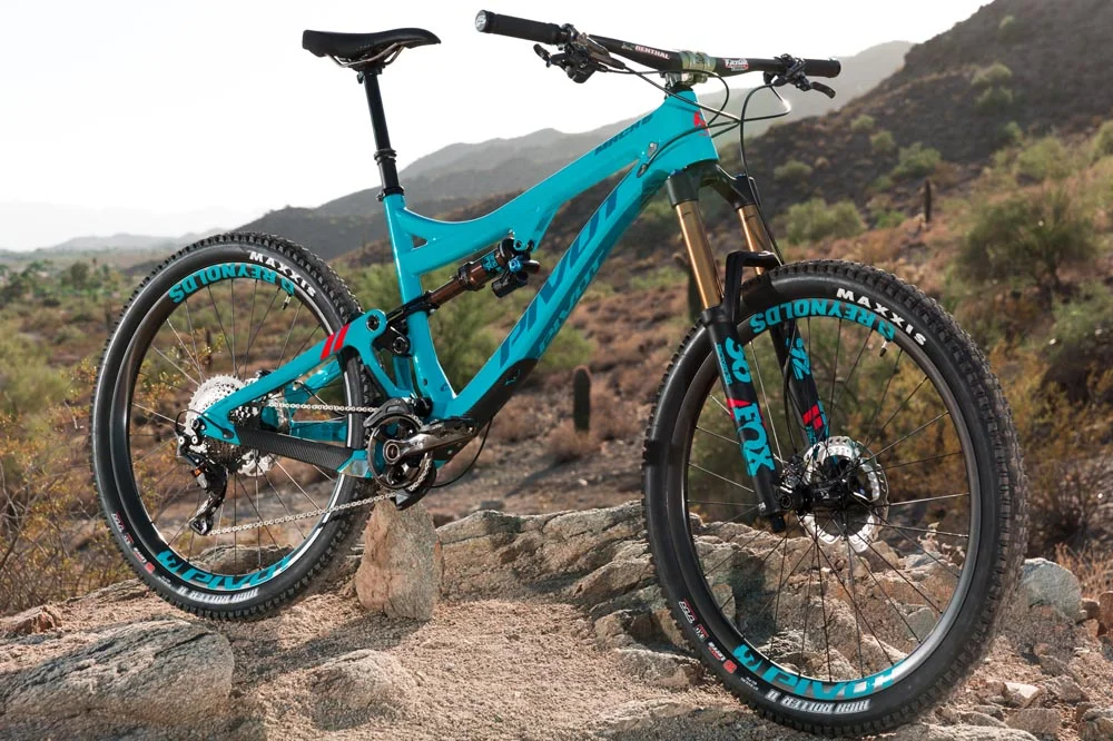 Pivot-Factory-Racing-Team-Mach-6-Carbon-2.jpg