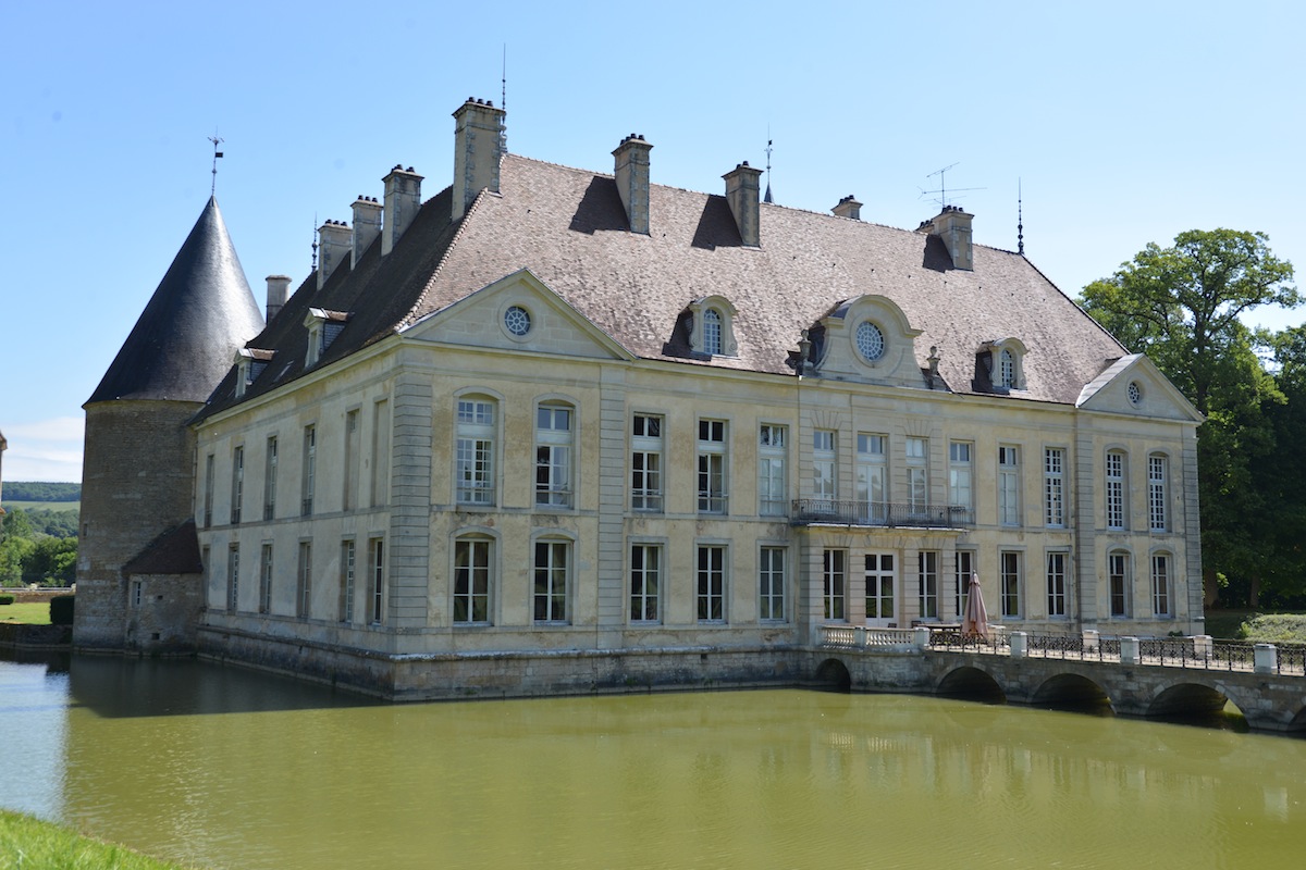 The Chateau de Commarin is 45 minutes from Gevrey, and in part open to visitors. On the 18 May it is hosting an exhibition of work by the sculptor Jean-Marc de PAS