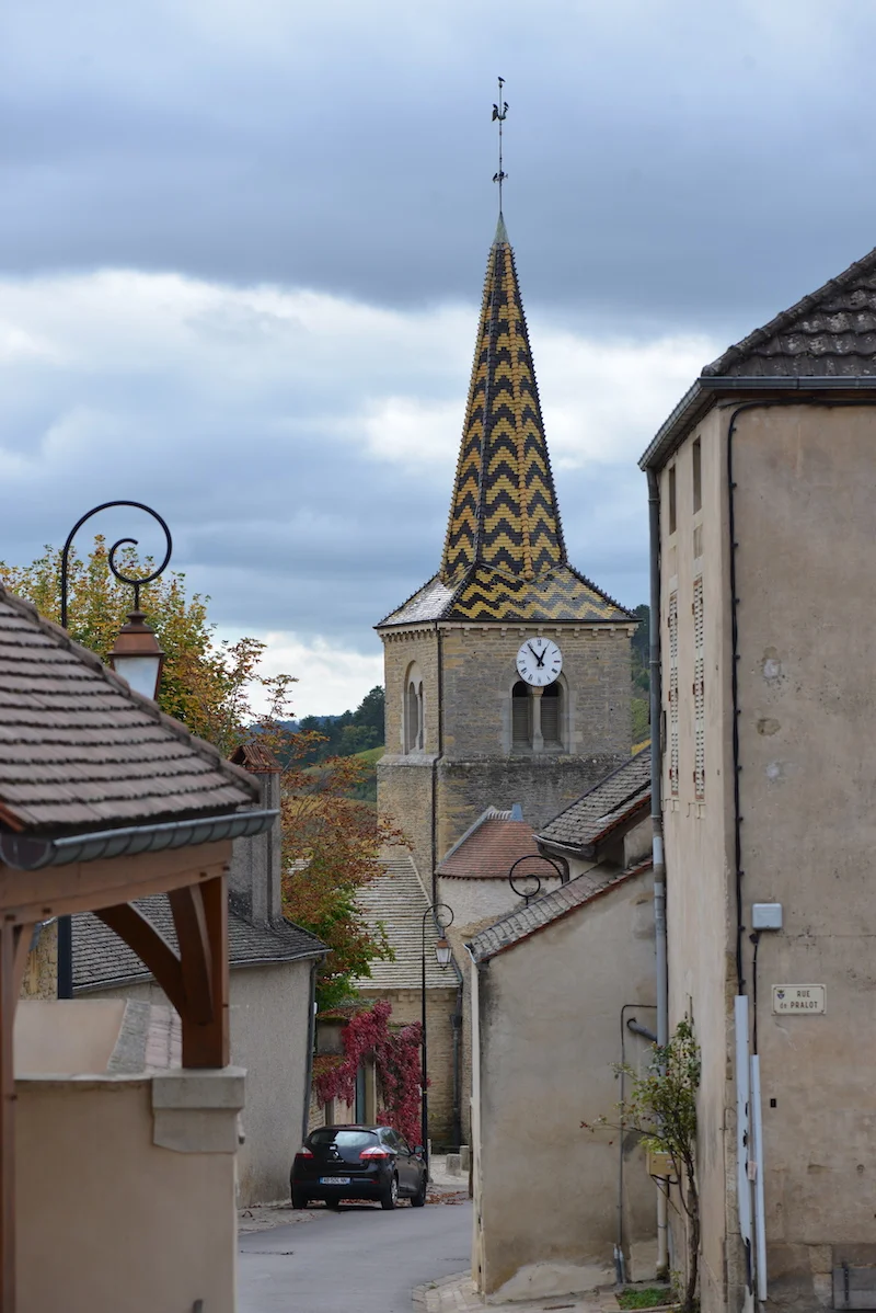 traffic in downtown Pernand Vergelesses
