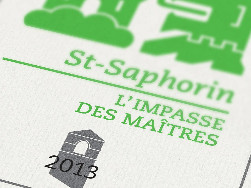  Close up on 'L'Impasse des Maîtres' label. 