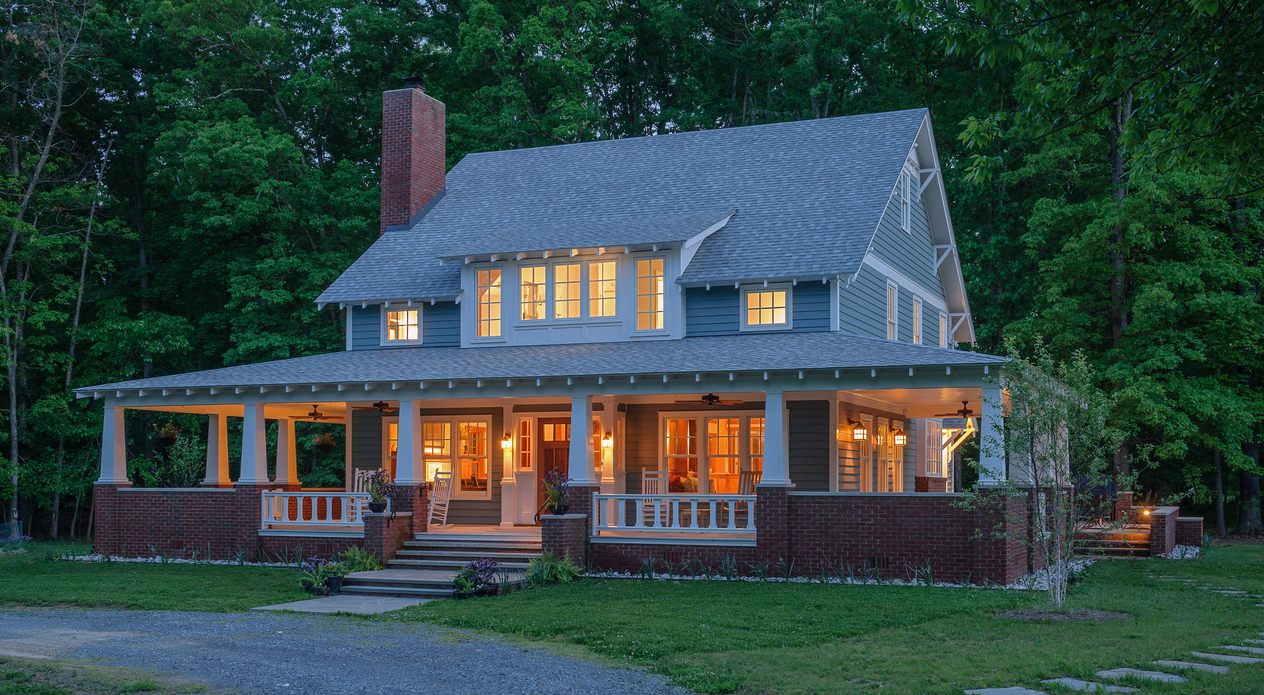 Clites_craftsmanbungalow_frontnighttime.jpg